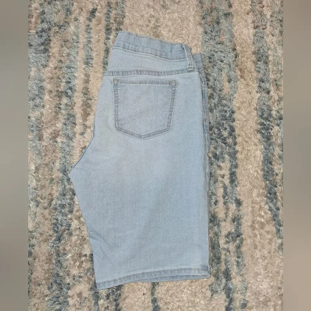 Old Navy Stretch Bermuda Shorts Set of 2 || GUC